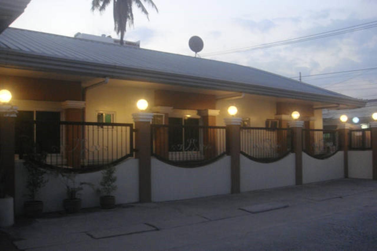 Balibago Villa Hotel Анхелес Екстериор снимка