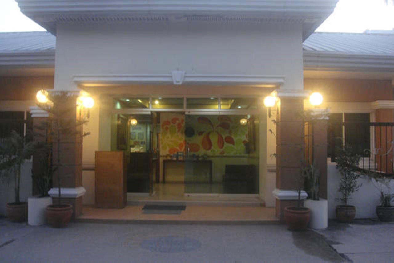 Balibago Villa Hotel Анхелес Екстериор снимка